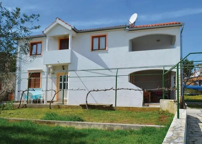 House With A Parking Space Kraj, Pasman - 8258 بيت للعطل تكون